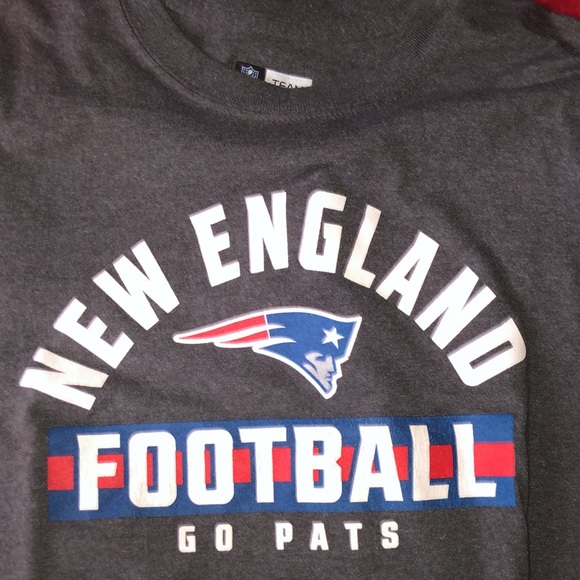 New England Patriots-Football team; Shirt - Picture 2 of 4